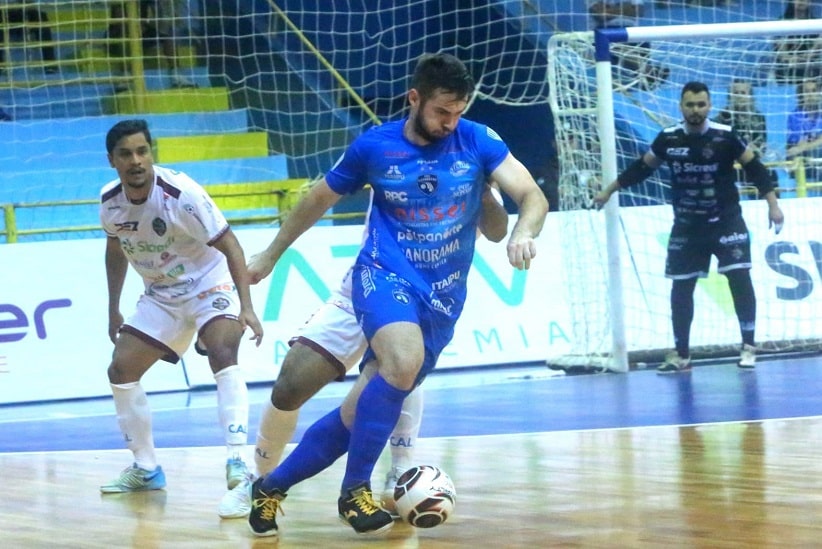 Vitória escapou no minuto final da partida. Imagem: Nilton Rolin/Foz Cataratas Futsal