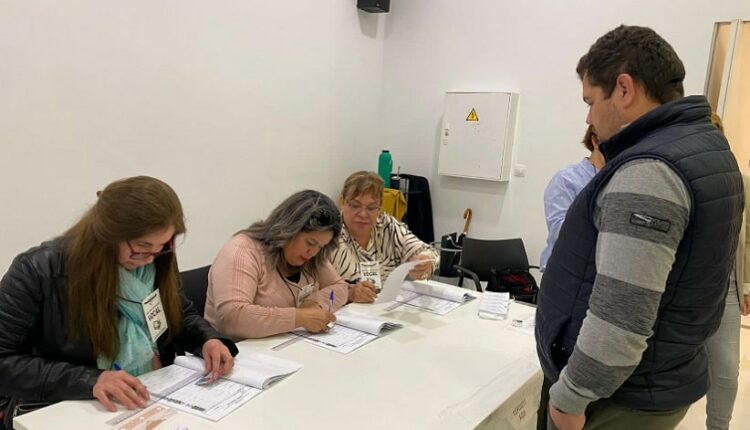 Seção de votação na Espanha, país que concentra o segundo maior volume de eleitores cadastrados. Imagem: Gentileza/TSJE