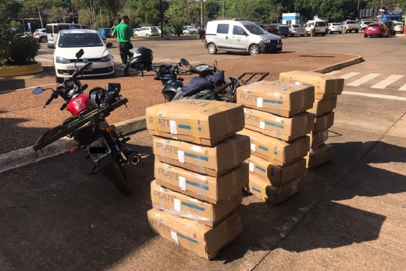 Motos e caixas apreendidas, em imagem divulgada pelo portal La Voz de Cataratas, de Puerto Iguazú