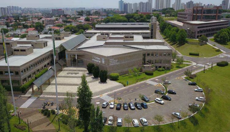 Uma das quatro unidades do UniSenai PR fica no Campus da Indústria, em Curitiba Foto: Guto Pimentel