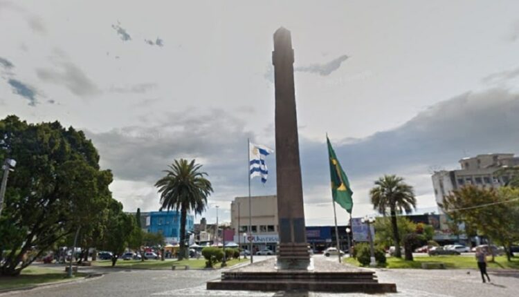 Suspeito foi preso em Sant'Ana do Livramento (RS), fronteira seca com Rivera (Uruguai). Imagem: Google Street View