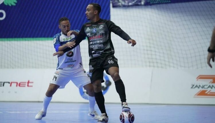 Time da fronteira chegou a abrir 4 a 2, mas permitiu a virada. Foto: Mauricio Moreira/Pato Futsal