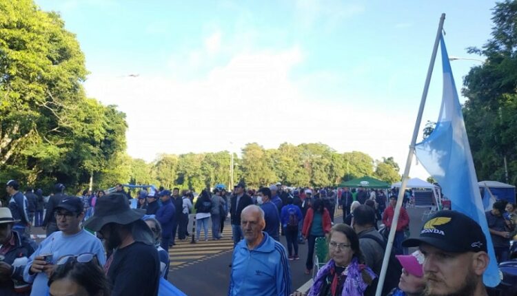 Manifestação anterior de docentes na Rodovia Nacional 12, a principal da província de Misiones. Foto: Gentileza/FTEL (Arquivo)