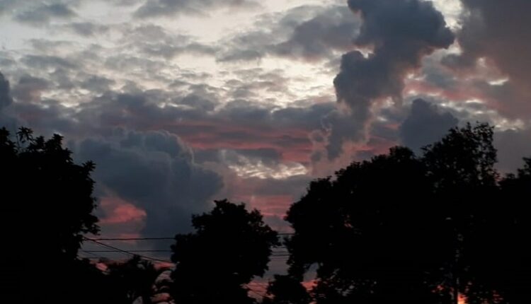 Nuvens de fim de tarde na Região Norte de Foz do Iguaçu. Foto: Guilherme Wojciechowski/H2FOZ