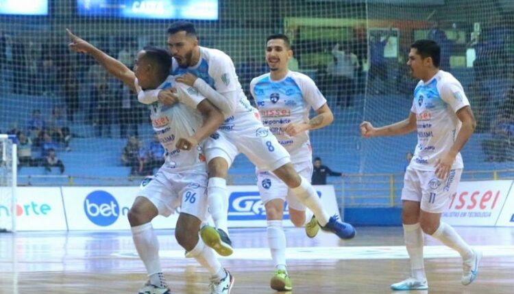 Artilheiro Malcom vem sendo um dos destaques da equipe na temporada. Foto: Nilton Rolin/Foz Cataratas Futsal