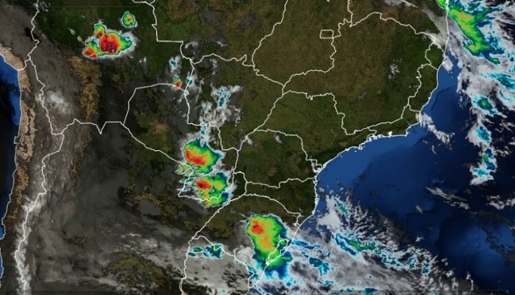 Imagem do satélite GOES16, compartilhada pelo Simepar na manhã desta terça-feira (2).