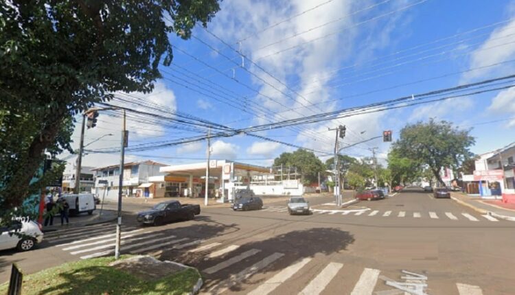 Cruzamento da Avenida Mário Filho com a Rua Mané Garrincha, em registro do serviço Google Street View, de agosto de 2022.