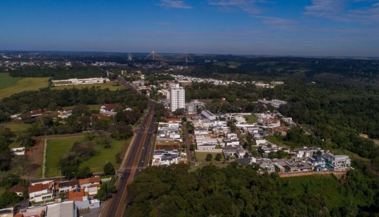 Vista aérea da Avenida General Meira, com a Ponte da Integração ao fundo. Foto: Marcos Labanca/H2FOZ