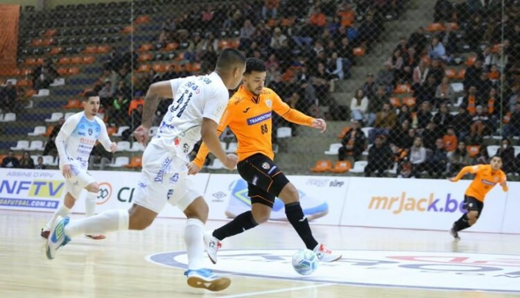 Foz Cataratas saiu na frente, tomou a virada e teve força para buscar o empate. Foto: Lucka Cyríaco/ACBF