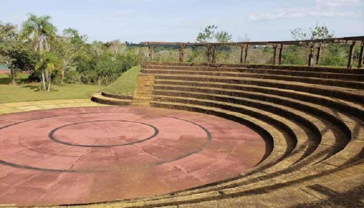 Anfiteatro fica na Área Cataratas, próximo ao Centro de Visitantes. Foto: Ariel García/Google Maps