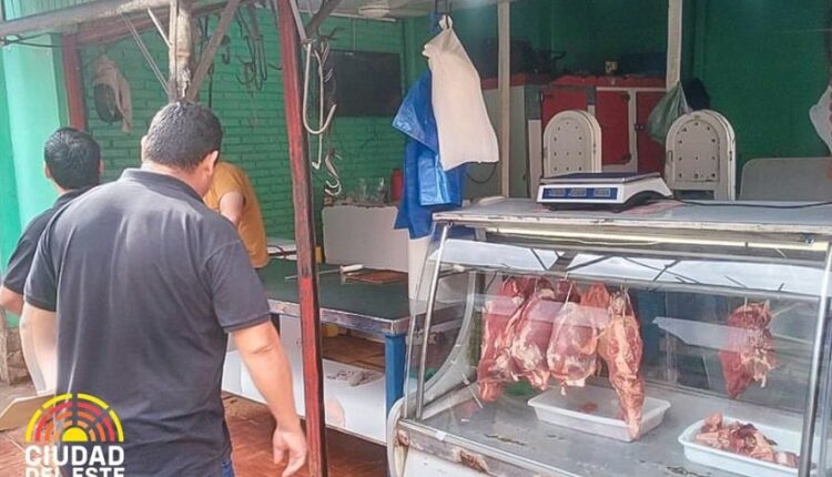 Vistorias acontecem em locais como o Mercado de Abasto e a região do km 7 Don Bosco. Foto: Gentileza/Prefeitura de Ciudad del Este