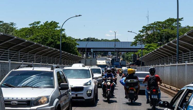 Ponte da Amizade é um dos locais de passagem para vítimas do tráfico internacional de pessoas na região de fronteira. Foto: Marcos Labanca/H2FOZ