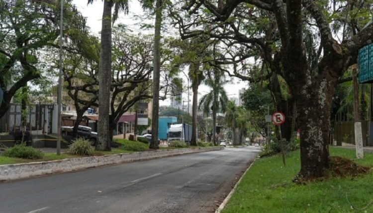 Avenida das Cataratas na região da Vila Yolanda. Foto: Marcos Labanca/H2FOZ