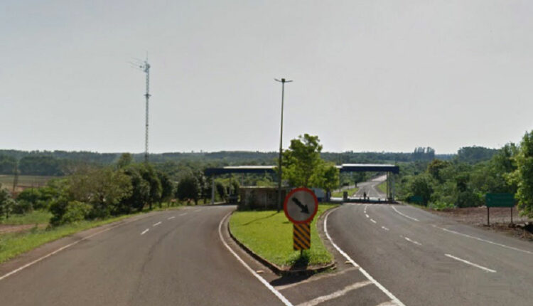 Fiscalização brasileira na cabeceira da ponte sobre o Rio Santo Antônio, em Capanema, atende das 8h às 17h. Imagem: Google Street View