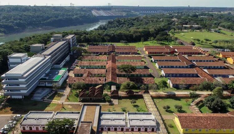 Vista aérea do Parque Tecnológico Itaipu, que ocupa a área dos antigos alojamentos dos barrageiros. Foto: Kiko Sierich/PTI