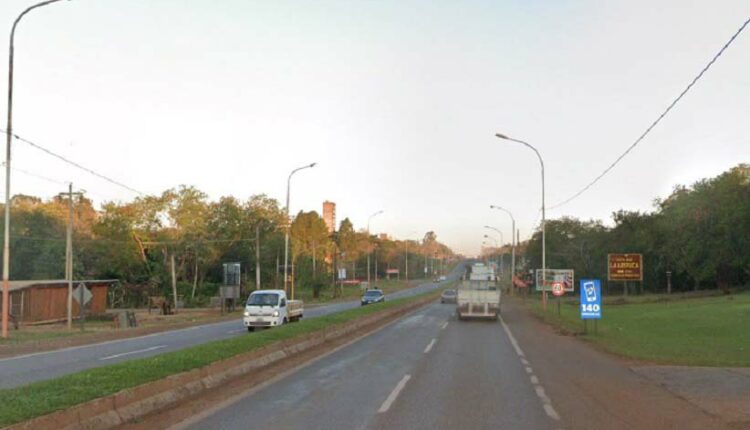 Veículo foi parado enquanto trafegava pela Rodovia Nacional 12, em Puerto Iguazú. Imagem: Google Street View