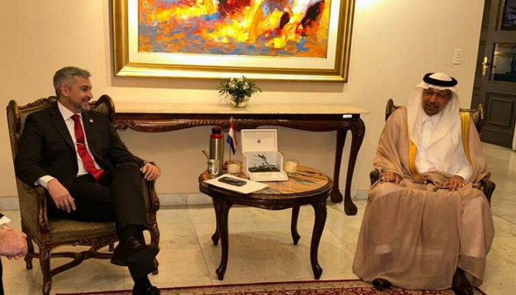 Encontro entre o presidente Mario Abdo Benítez e o ministro saudita Khalid Al-Falih. Foto: Gentileza/Presidência do Paraguai