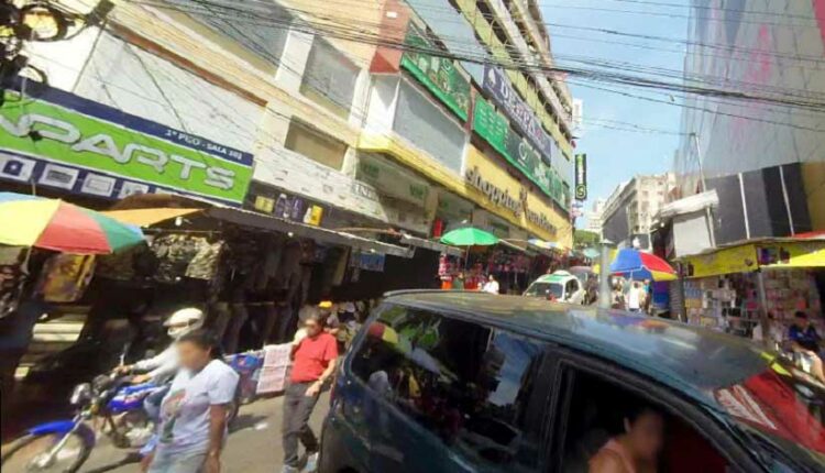 Assalto ocorreu em uma das áreas mais movimentadas do centro de Ciudad del Este. Imagem: Imago Interativa/Google Street View (Arquivo)