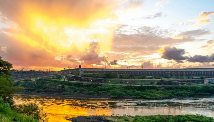 Brasil e Paraguai viveram dias de calor atípico para o período de transição entre inverno e primavera. Foto: Sara Cheida/Itaipu Binacional