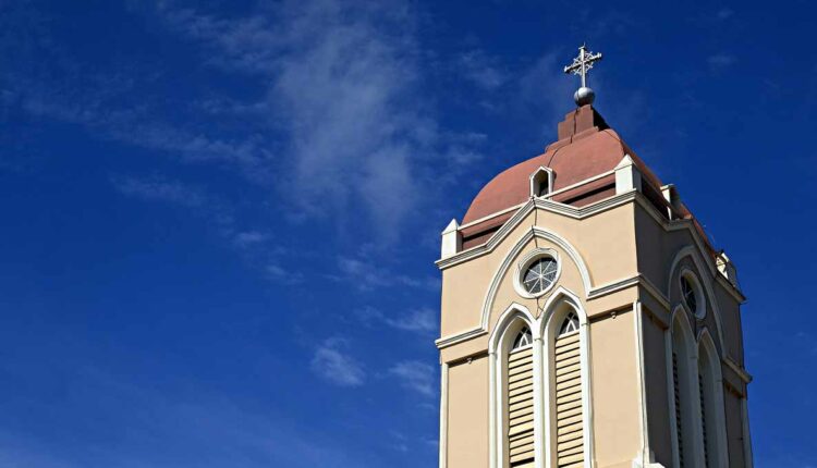 Torre é um dos símbolos da Igreja São João Batista, no centro de Foz do Iguaçu. Foto: Marcos Labanca/H2FOZ