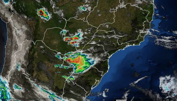 Imagem do satélite GOES16, às 6h30 desta sexta-feira (1.º), compartilhada pelo Simepar.