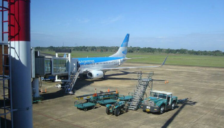 Avião da Aerolíneas Argentinas no Aeroporto Internacional de Puerto Iguazú. Foto: Guilherme Wojciechowski/H2FOZ