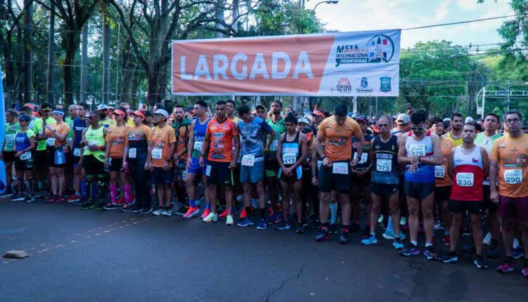 Largada da edição 2022 da Meia Maratona, em Ciudad del Este. Foto: Gentileza/Prefeitura de Puerto Iguazú