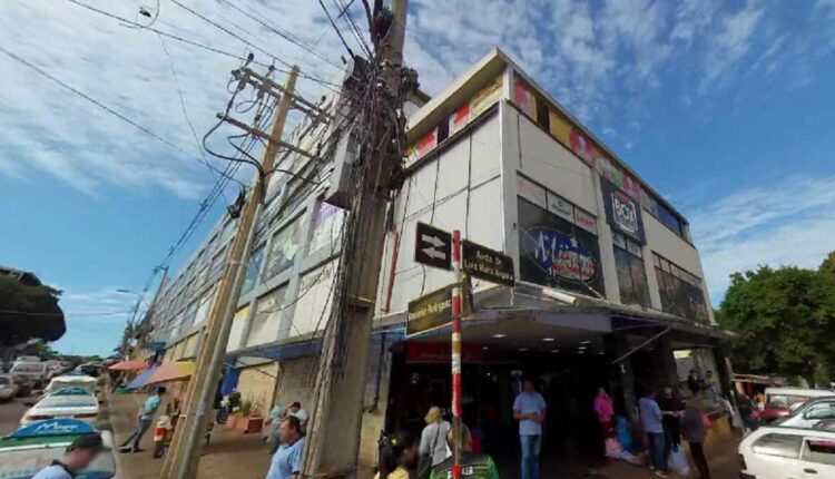 Shopping Box fica no acesso à aduana paraguaia da Ponte da Amizade, à direita da Rodovia PY07. Foto: Imago Interativa/Street View