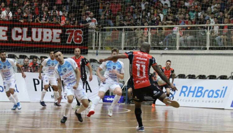 Na primeira fase, em jogo válido pela 4.ª rodada, o Foz Cataratas foi derrotado pelo Joinville por 4 a 1. Foto: Juliano Schimidt/JEC/LNF