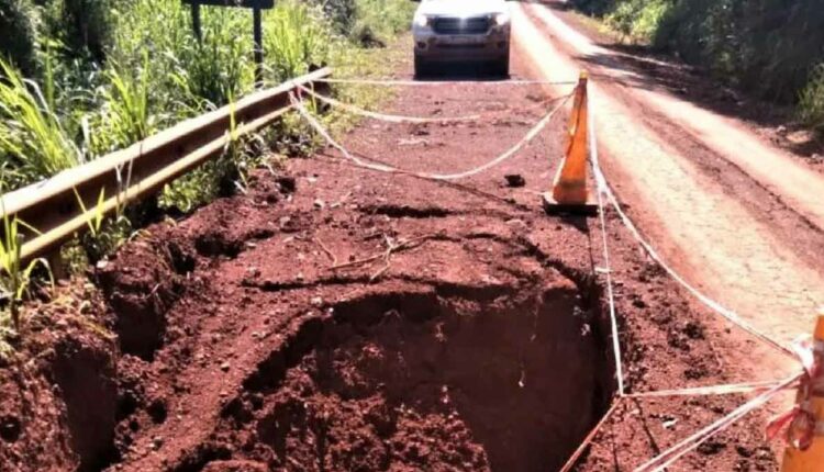 Chuvas dos últimos dias provocaram danos na ponte sobre o Arroio Cataratas. Foto: Gentileza/DNV