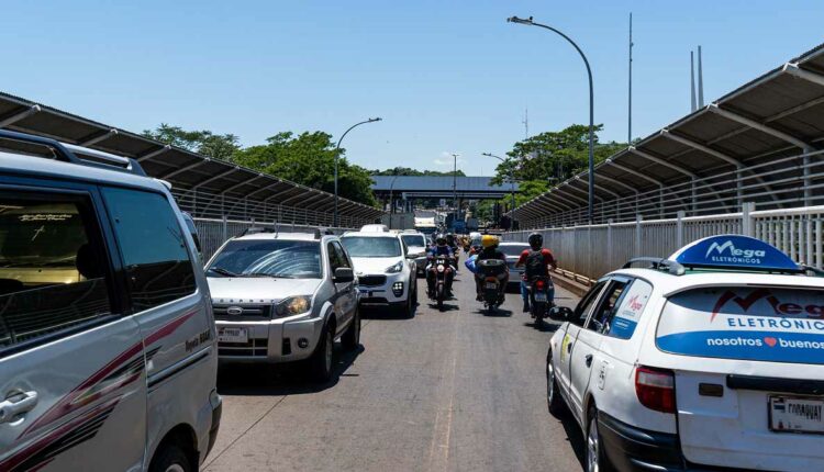 Ponte da Amizade é o principal ponto de entrada dos turistas paraguaios em território brasileiro. Foto: Marcos Labanca/H2FOZ (Arquivo)