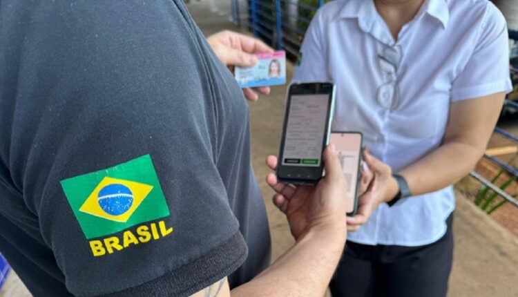 Turistas paraguaios em viagem para o litoral brasileiro estão entre os que mais procuram o posto migratório. Foto: Gentileza/Polícia Federal