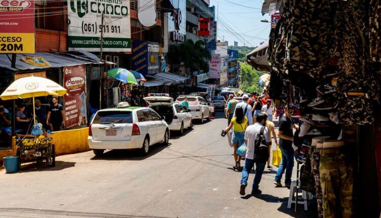 Movimento no setor comercial de Ciudad del Este tem impacto positivo direto no turismo de Foz do Iguaçu. Foto: Marcos Labanca/H2FOZ