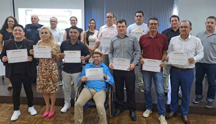 Conselheiros foram diplomados nesta segunda-feira (8). Foto: Gentileza/Agência Municipal de Notícias