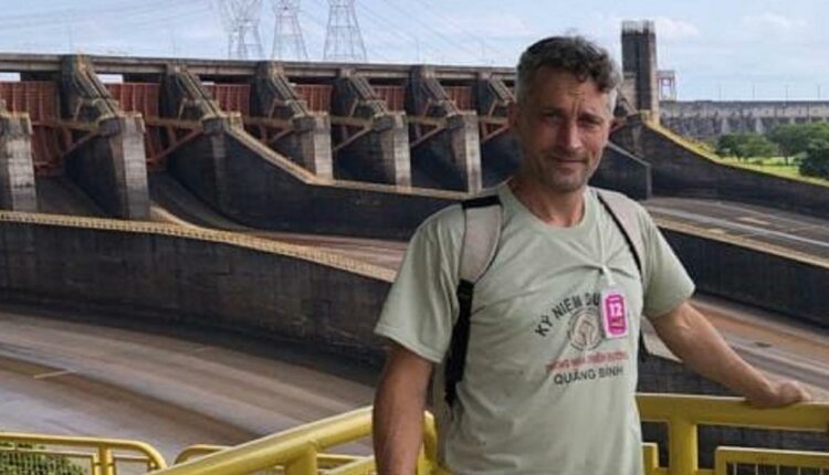 Francês esteve na fronteira para visitar a usina de Itaipu pelo lado paraguaio, em Hernandarias. Foto: Reprodução/Redes sociais