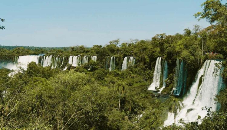 Apesar do fechamento da Garganta do Diabo, circuitos Superior e Inferior estão abertos ao público. Foto: Gentileza/Iguazú Argentina