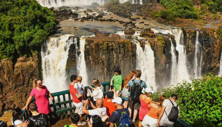 Visitação foi constante ao longo de todos os dias do mês. Foto: Nilmar Fernando/Urbia Cataratas