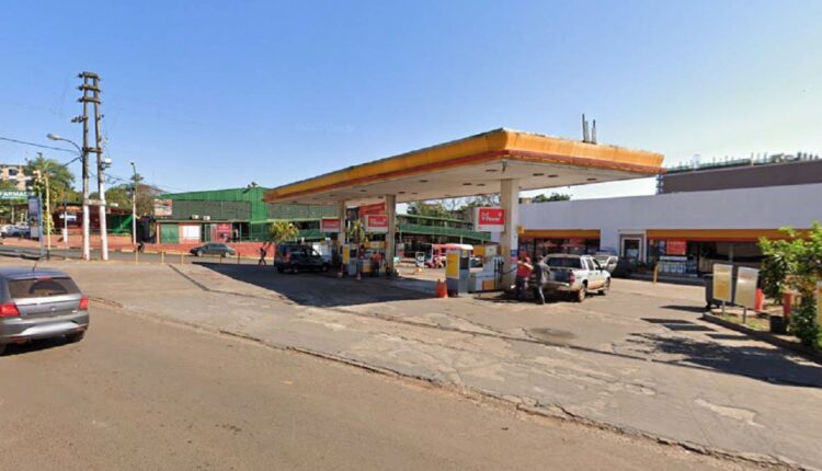 Posto com bandeira Shell na área central de Puerto Iguazú. Imagem: Google Street View (Arquivo)