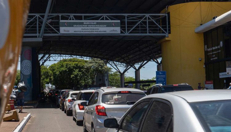 Além da Ponte da Amizade, unidade aduaneira fiscaliza outros pontos da fronteira, como o porto Tres Fronteras, em Presidente Franco. Foto: Marcos Labanca/H2FOZ (Arquivo)