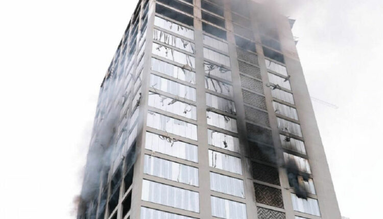 Edifício de 25 andares, pertencente a uma importadora de eletrônicos, ainda está em obras. Foto: Gentileza/Prefeitura de Ciudad del Este