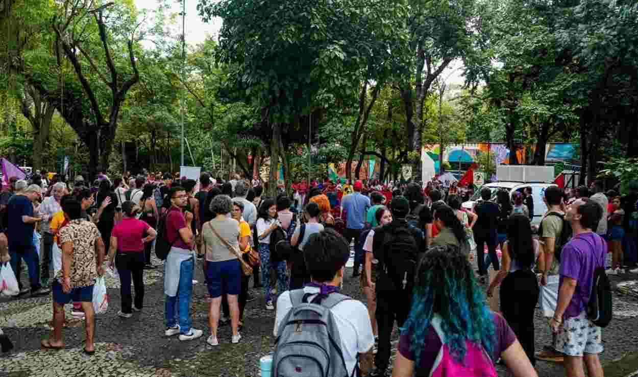 Marcha en Foz do Iguaçu conmemora el Día Internacional de la Mujer