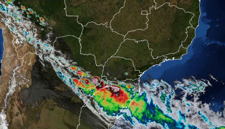 Imagem do satélite GOES16, compartilhada pelo Simepar às 14h40 desta quinta-feira (2).