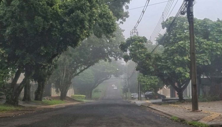 Neblina na região da Vila Yolanda, em registro especial do fotógrafo Marcos Labanca para o H2FOZ.