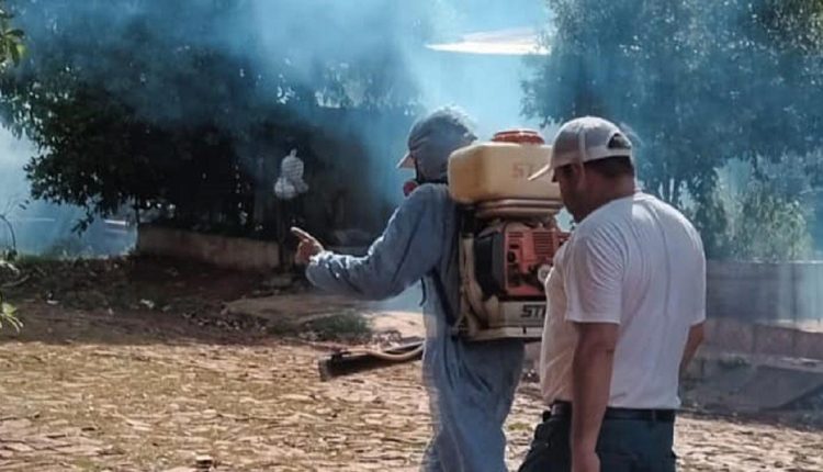 Ação de combate ao mosquito Aedes aegypti na periferia de Puerto Iguazú. Foto: Gentileza/Prefeitura de Puerto Iguazú