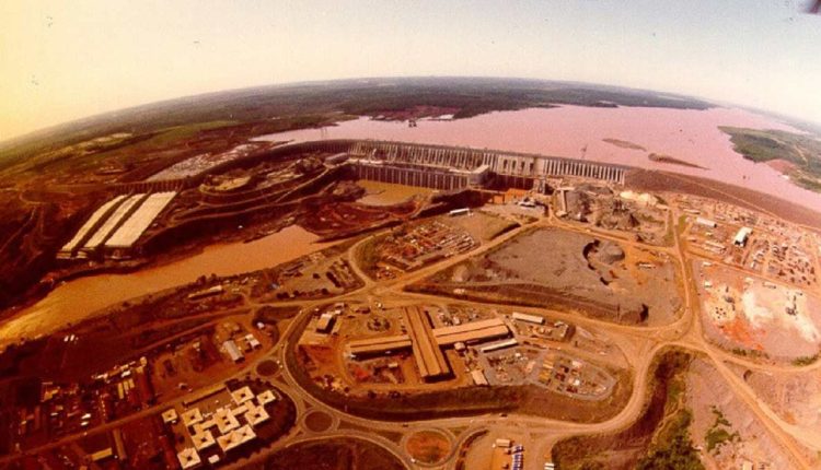 Canteiro de obras de Itaipu por volta de 1983. Foto: Acervo Histórico/Itaipu Binacional