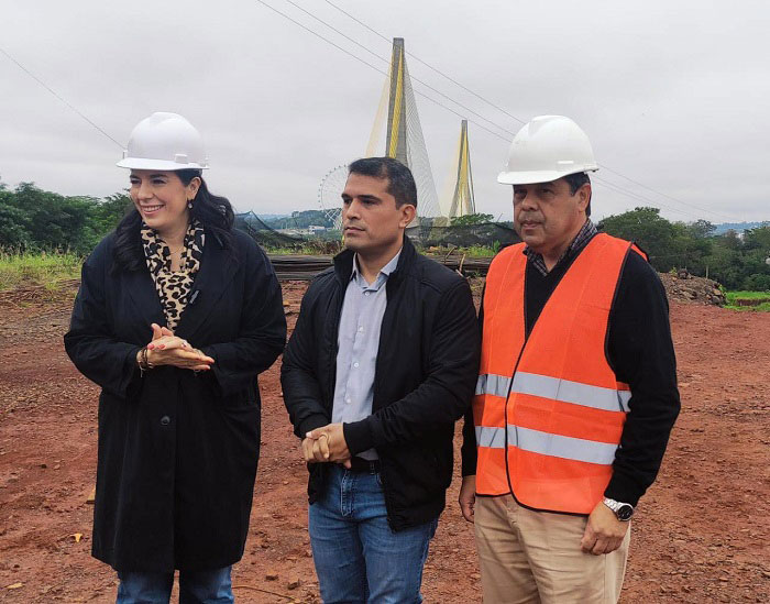 Ministra Claudia Centurión manifestou otimismo em relação ao andamento das obras. Foto: Gentileza/Prefeitura de Presidente Franco