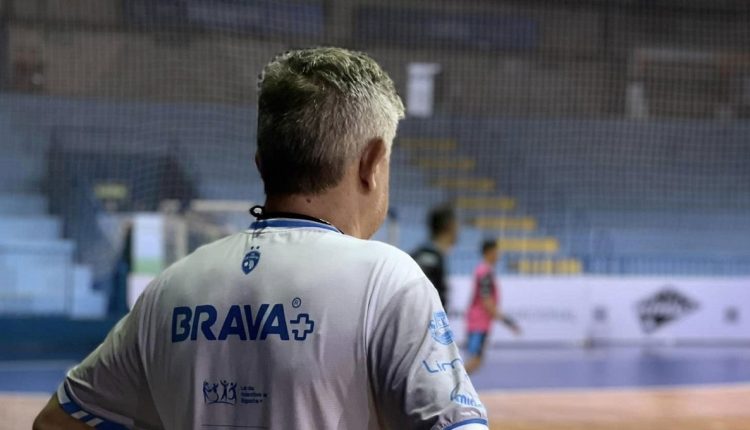 Plantel comandado pelo técnico Nei Victor recebeu reforços como o ala Neto, que estava no Carlos Barbosa. Foto: Jorge Augusto/Foz Cataratas Futsal