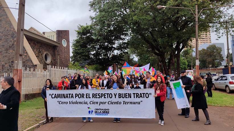 Marcha saiu da catedral e passou por algumas das principais áreas de Ciudad del Este. Foto: Gentileza/Diocese de Ciudad del Este