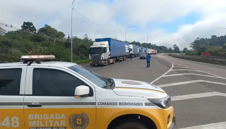 Comboio foi escoltado pela PRF e pela polícia gaúcha. Foto: Gentileza/Brigada Militar do Rio Grande do Sul