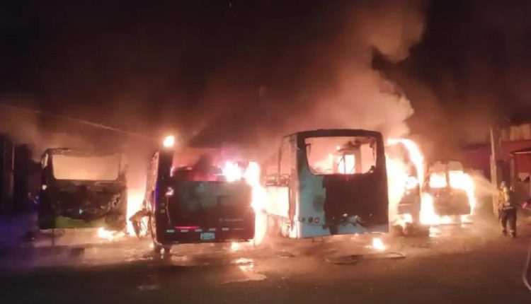 Velocidade de propagação das chamas foi alta. Foto: Gentileza/Corpo de Bombeiros Voluntários de Hernandarias